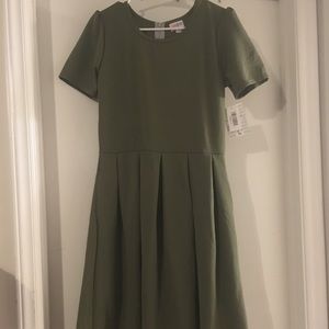 Never worn Lularoe Amelia dress WITH POCKETS!!